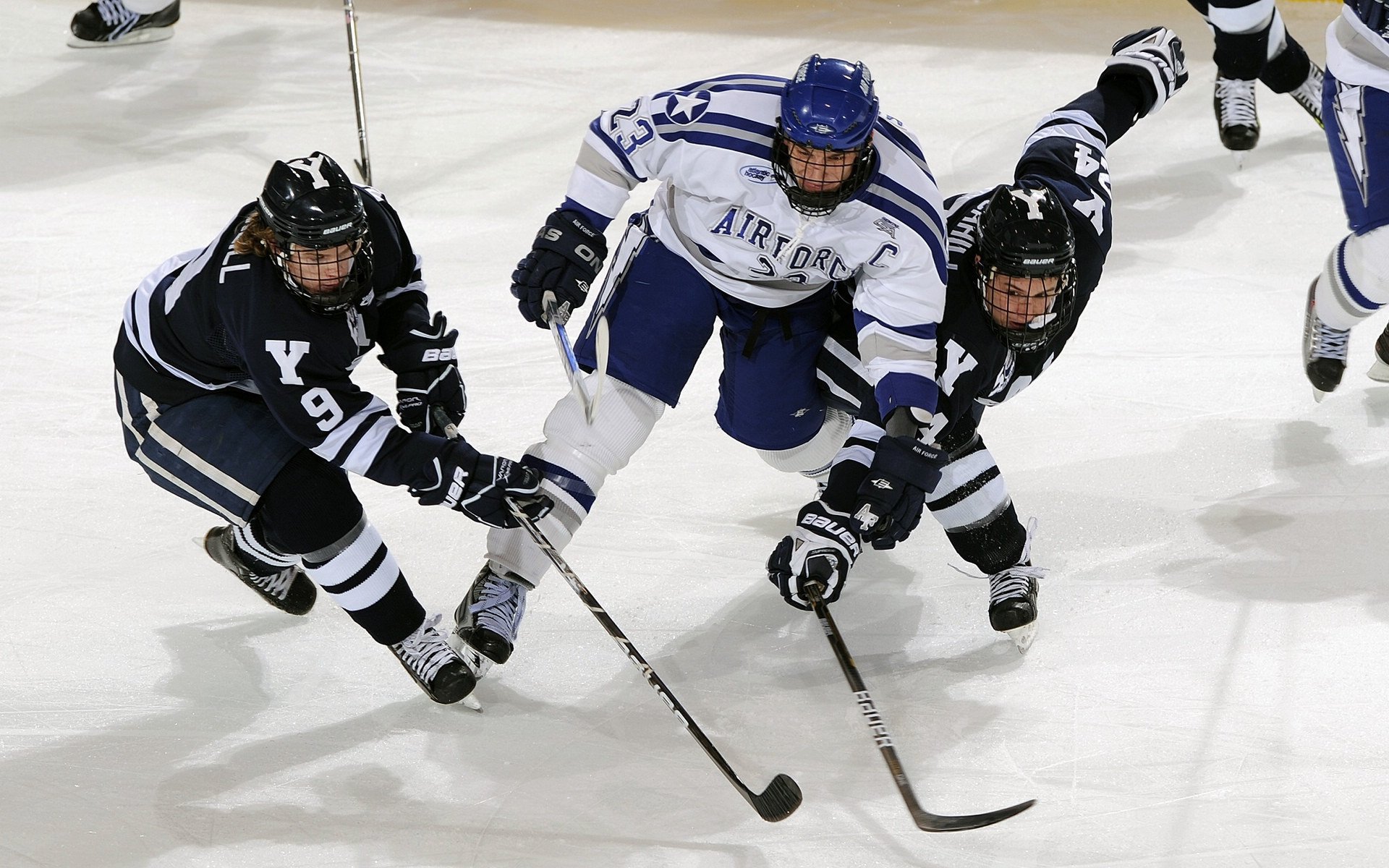 格雷戈里奥·帕尔特里内里在1500米自由泳中夺金，帕特里克·格雷
